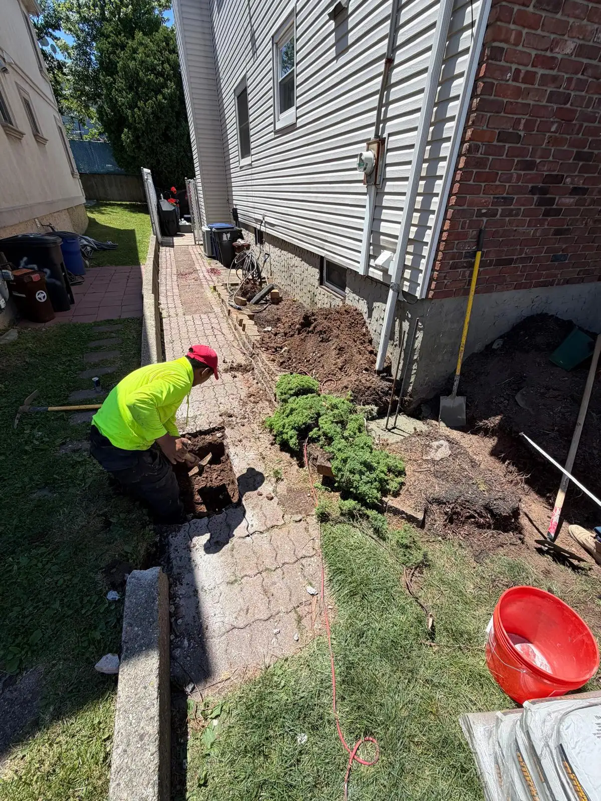 Brick garden border in front yard — Emerson Hill, Staten Island