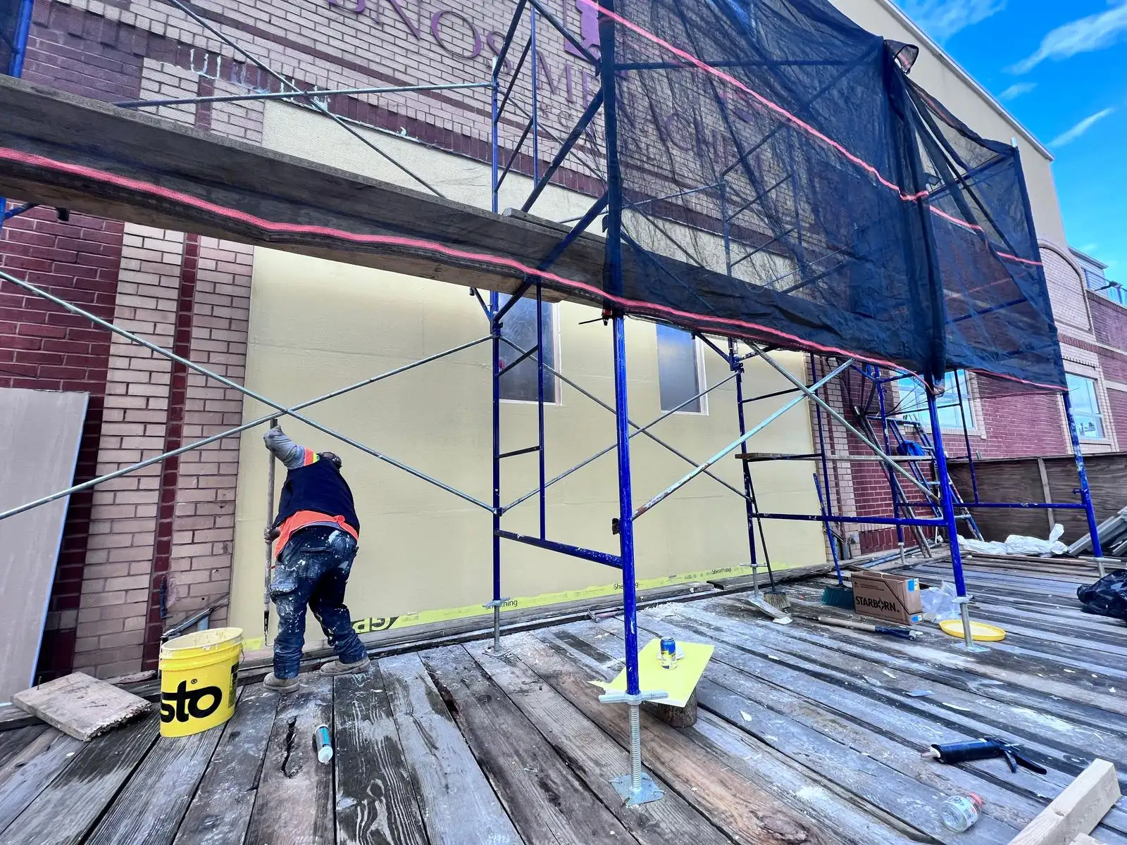Crew on scaffold at new wall — Crown Heights, Brooklyn