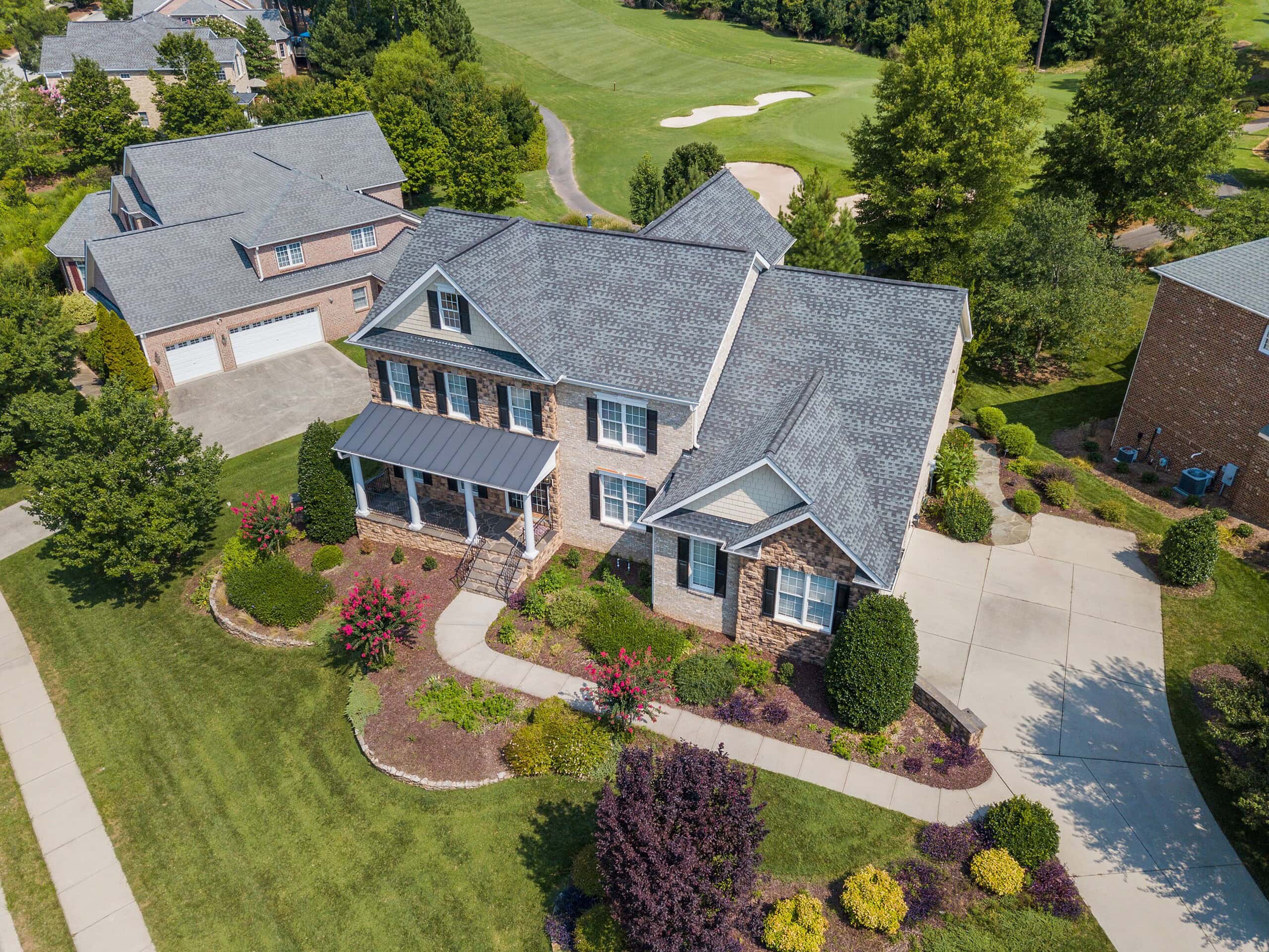 How Does Roof Color Impact Heat Absorption and Home Cooling Costs